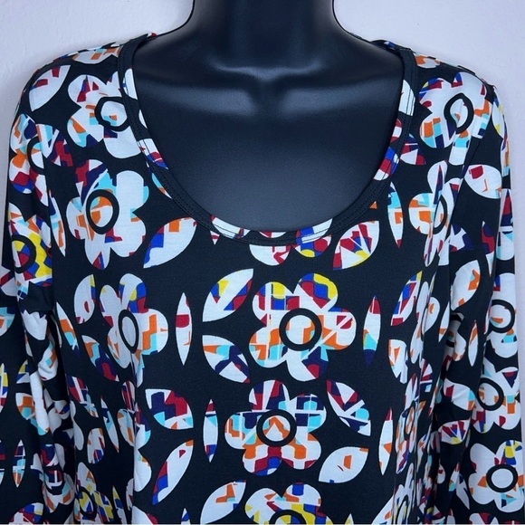 NEW LULAROE SMALL TOP BLACK COLORFUL FLORAL PRINT - Picture 2 of 12